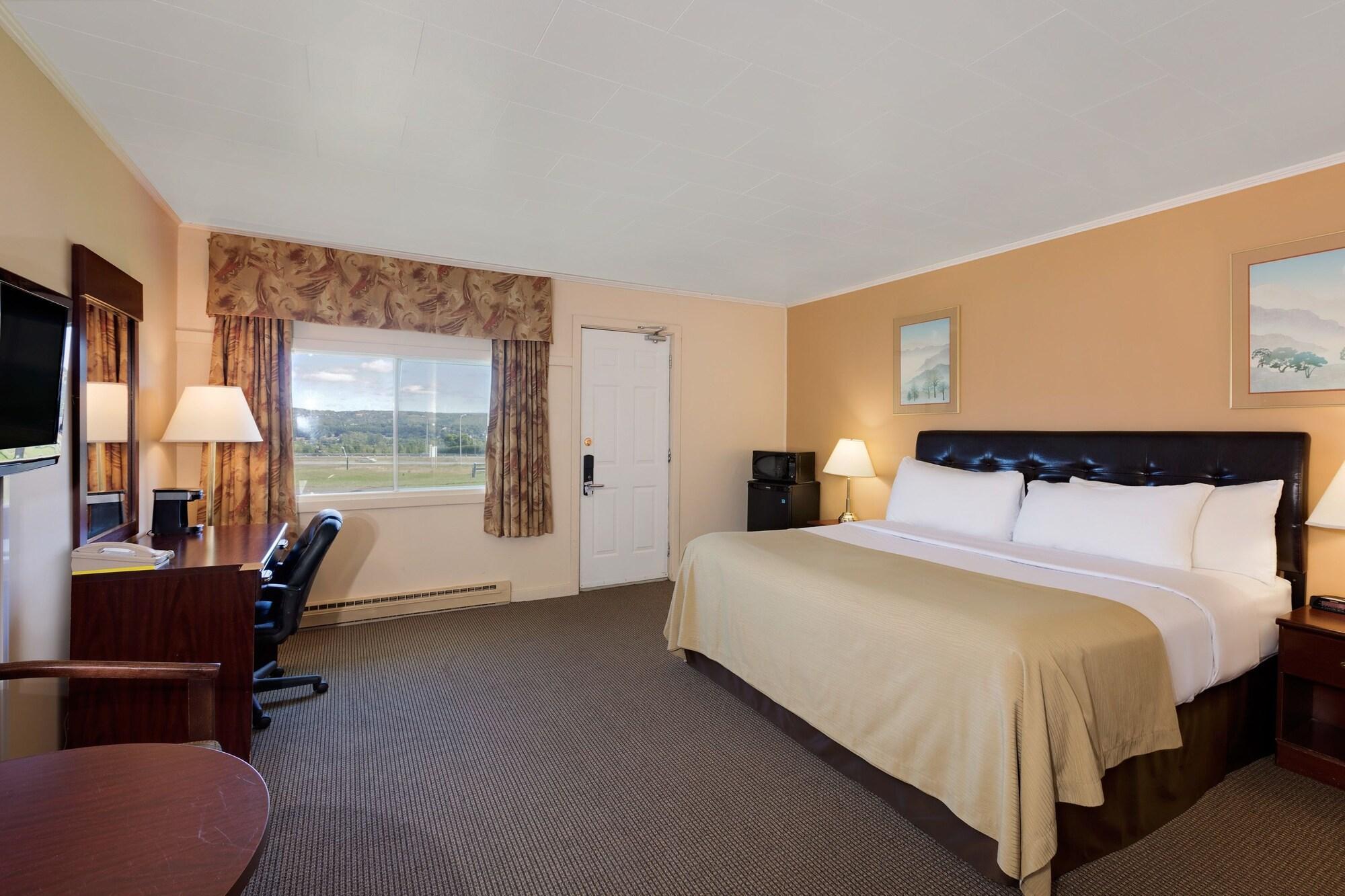 Howard Johnson By Wyndham Woodstock Nb Exterior photo